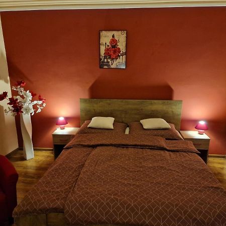Mátyás Apartman Tata Exterior foto
