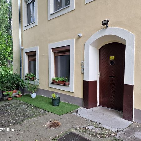 Mátyás Apartman Tata Exterior foto