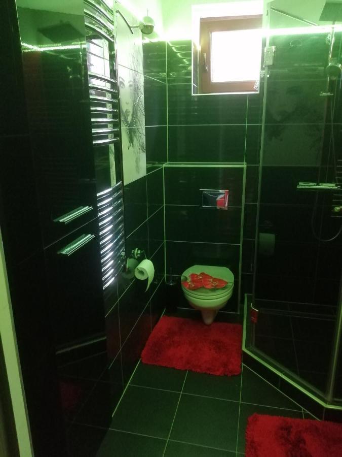 Mátyás Apartman Tata Exterior foto