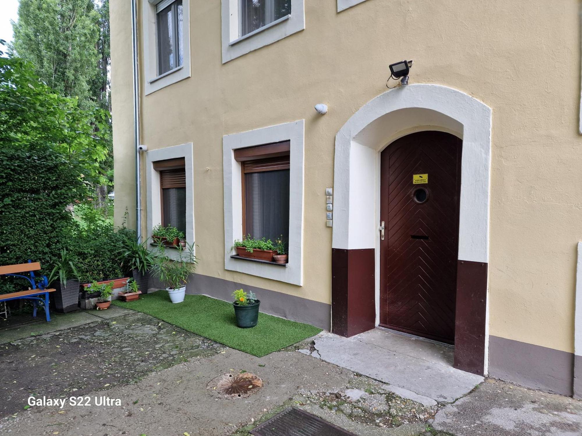 Mátyás Apartman Tata Exterior foto